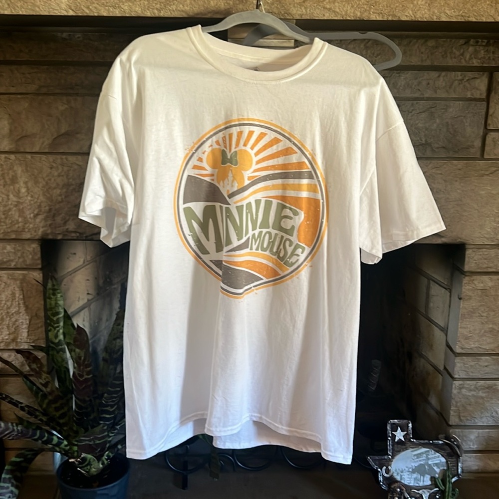 Disney Parks Graphic Tee never worn without tags Minnie sunrise